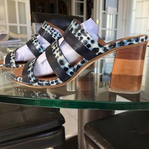 Marine and white sandals